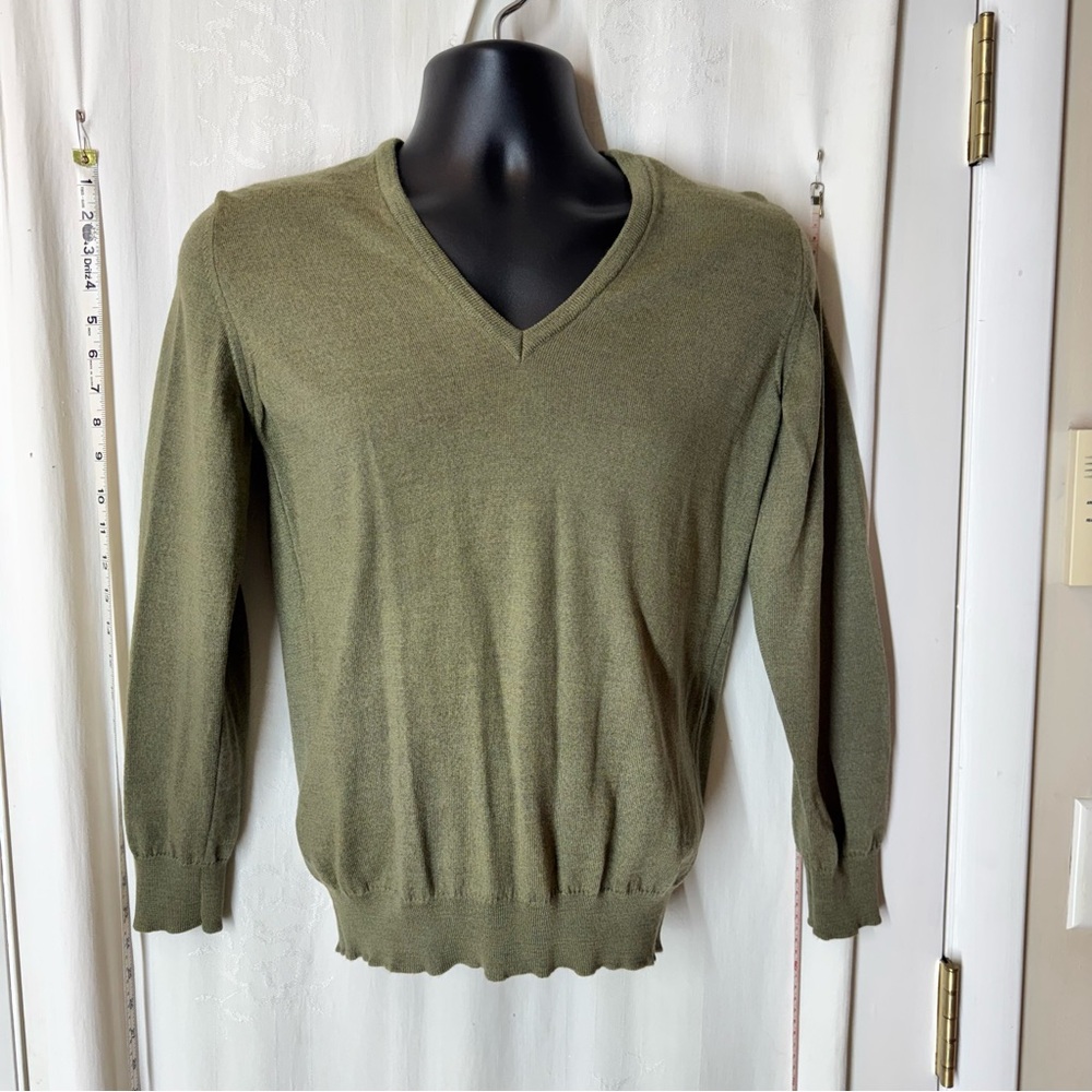 Vintage Men's Moss Green Sweater